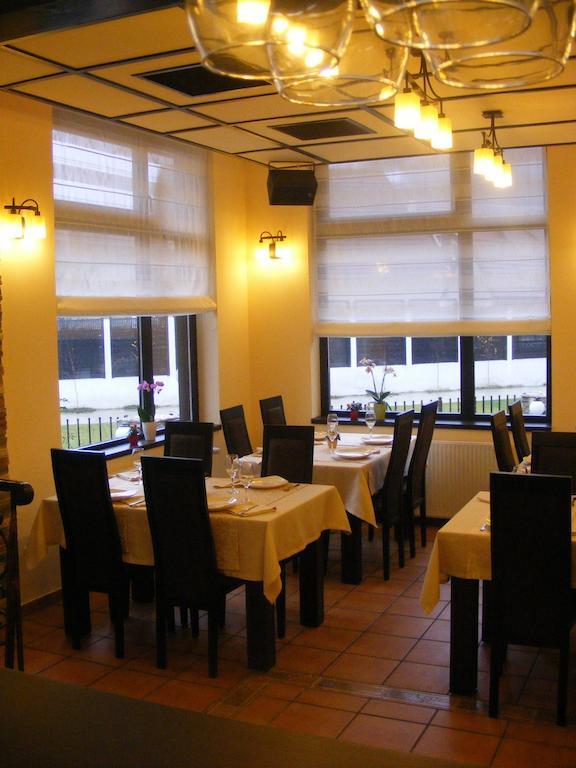 Drumu Carului Hotel Hillden Lodge&Restaurant מראה חיצוני תמונה