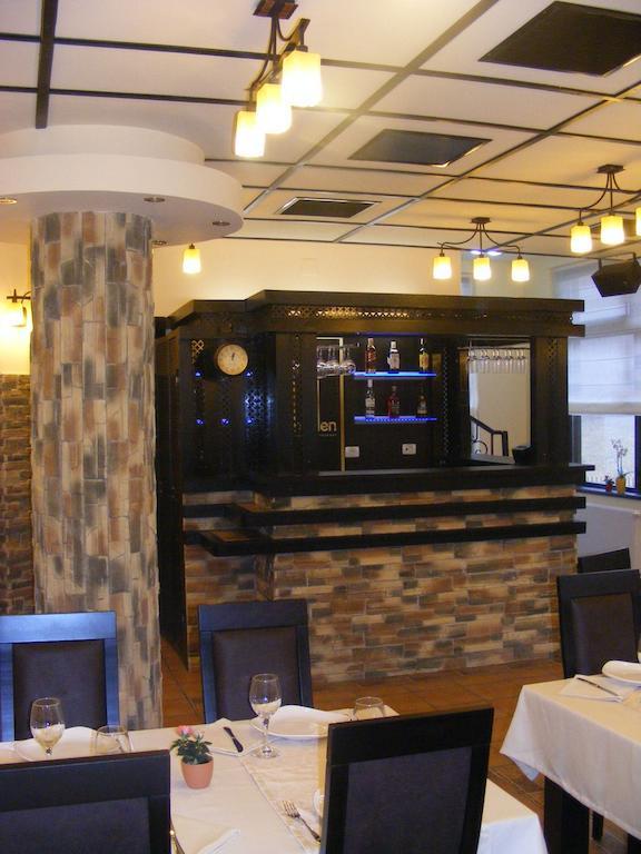 Drumu Carului Hotel Hillden Lodge&Restaurant מראה חיצוני תמונה