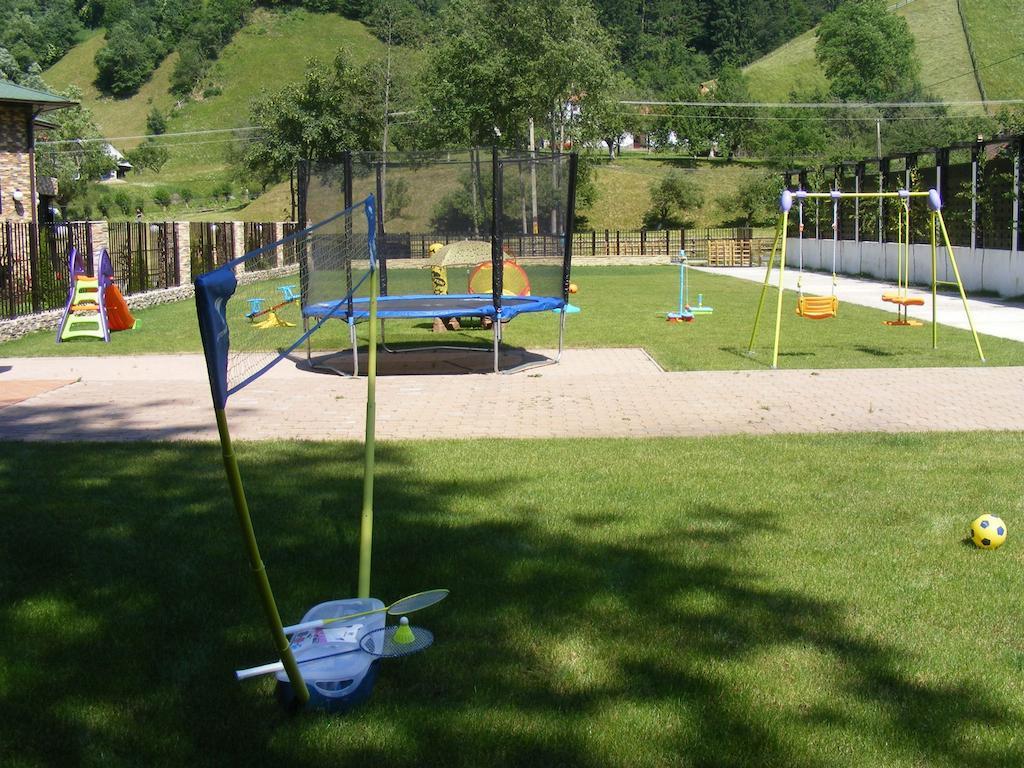Drumu Carului Hotel Hillden Lodge&Restaurant מראה חיצוני תמונה
