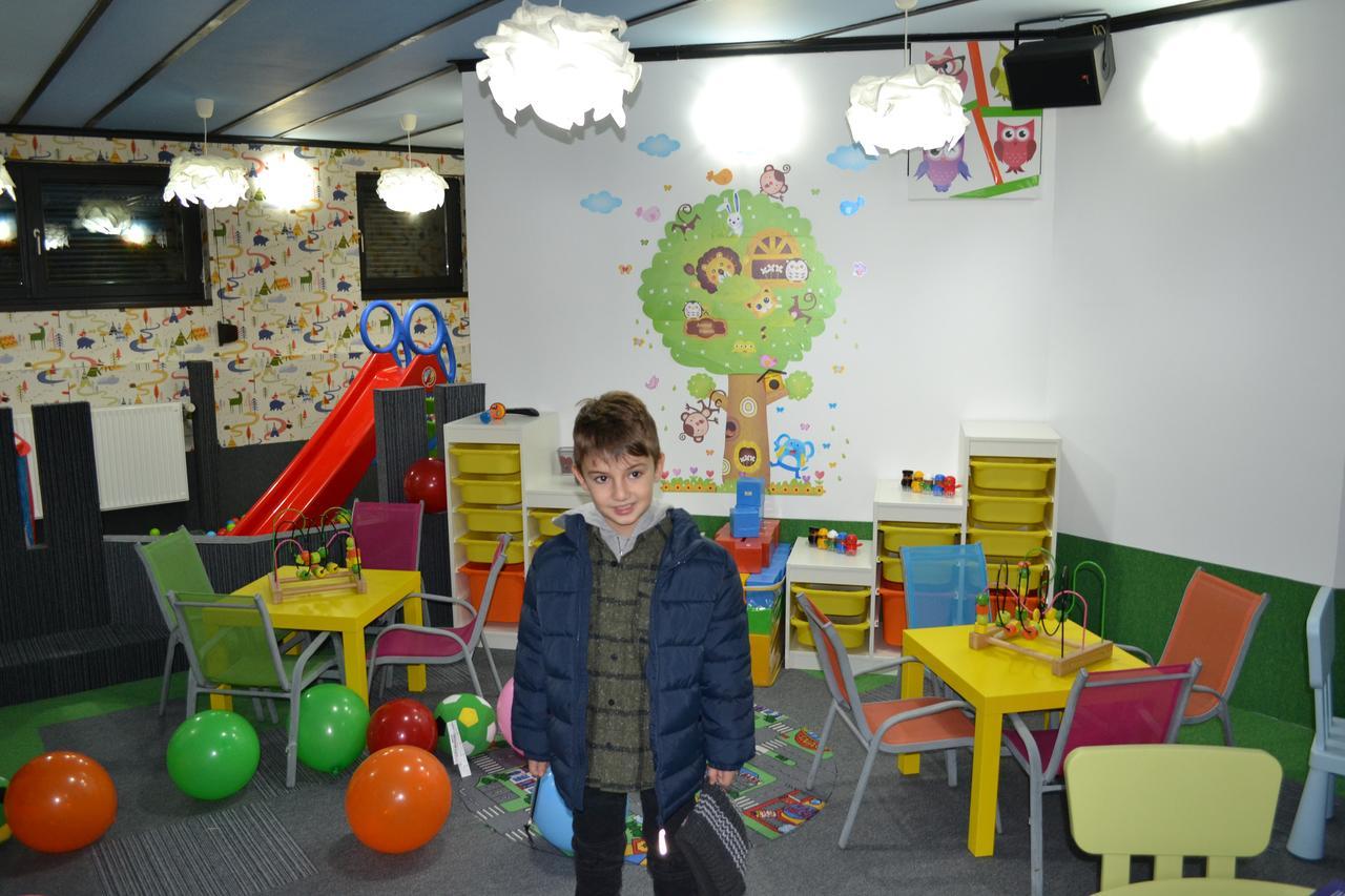 Drumu Carului Hotel Hillden Lodge&Restaurant מראה חיצוני תמונה