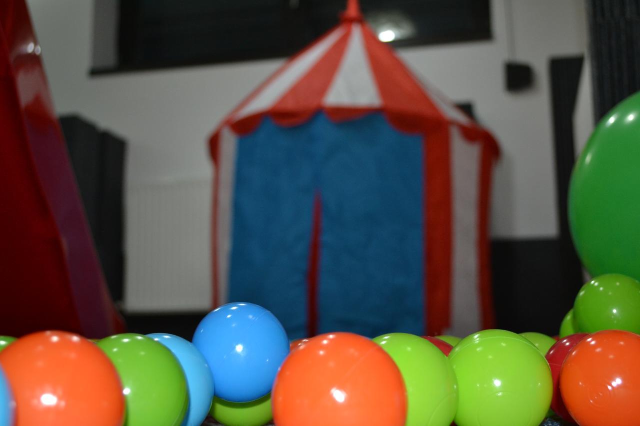 Drumu Carului Hotel Hillden Lodge&Restaurant מראה חיצוני תמונה