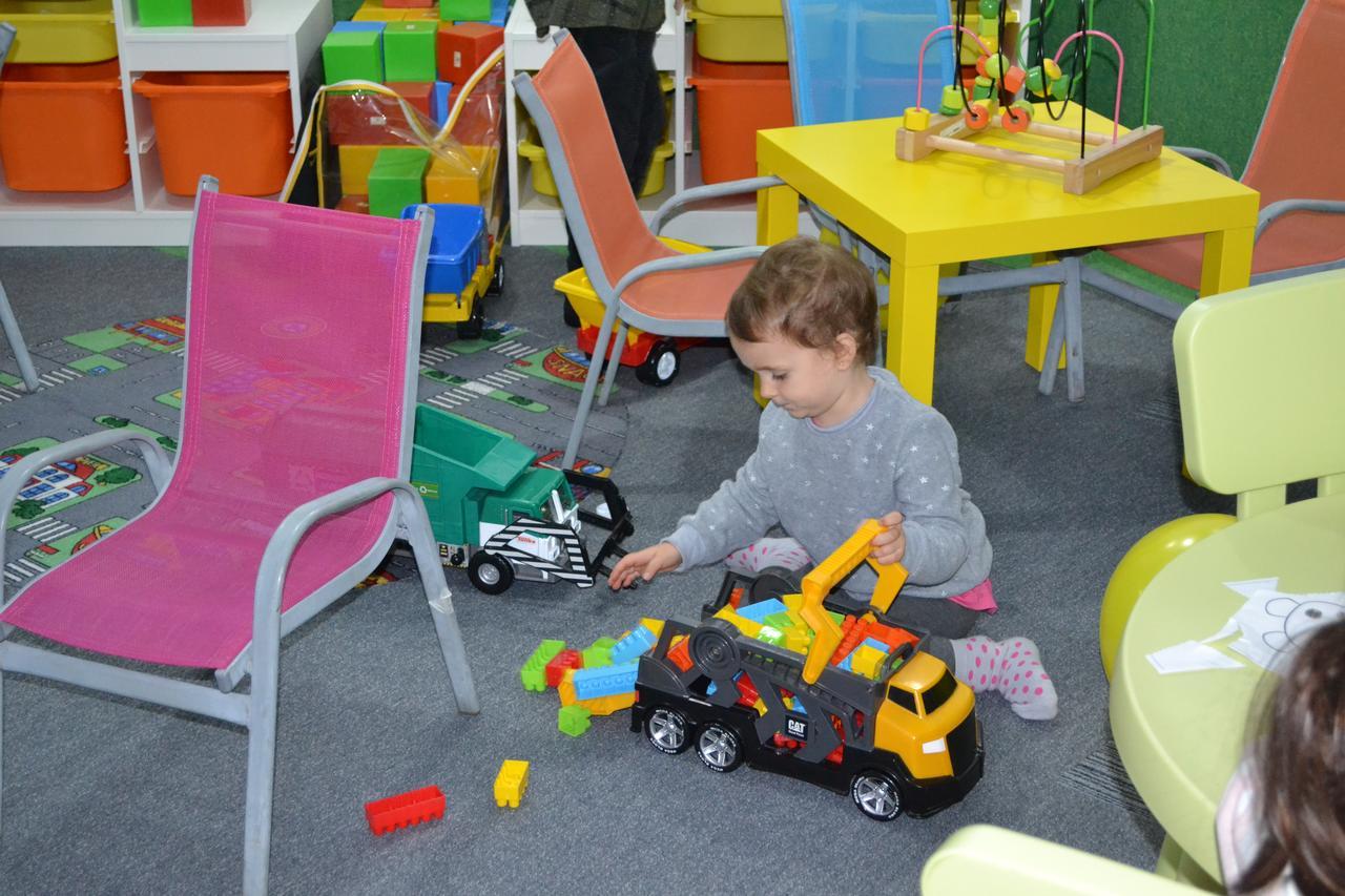 Drumu Carului Hotel Hillden Lodge&Restaurant מראה חיצוני תמונה
