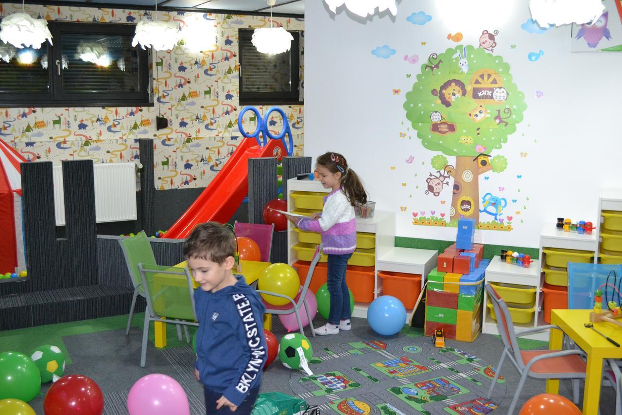 Drumu Carului Hotel Hillden Lodge&Restaurant מראה חיצוני תמונה