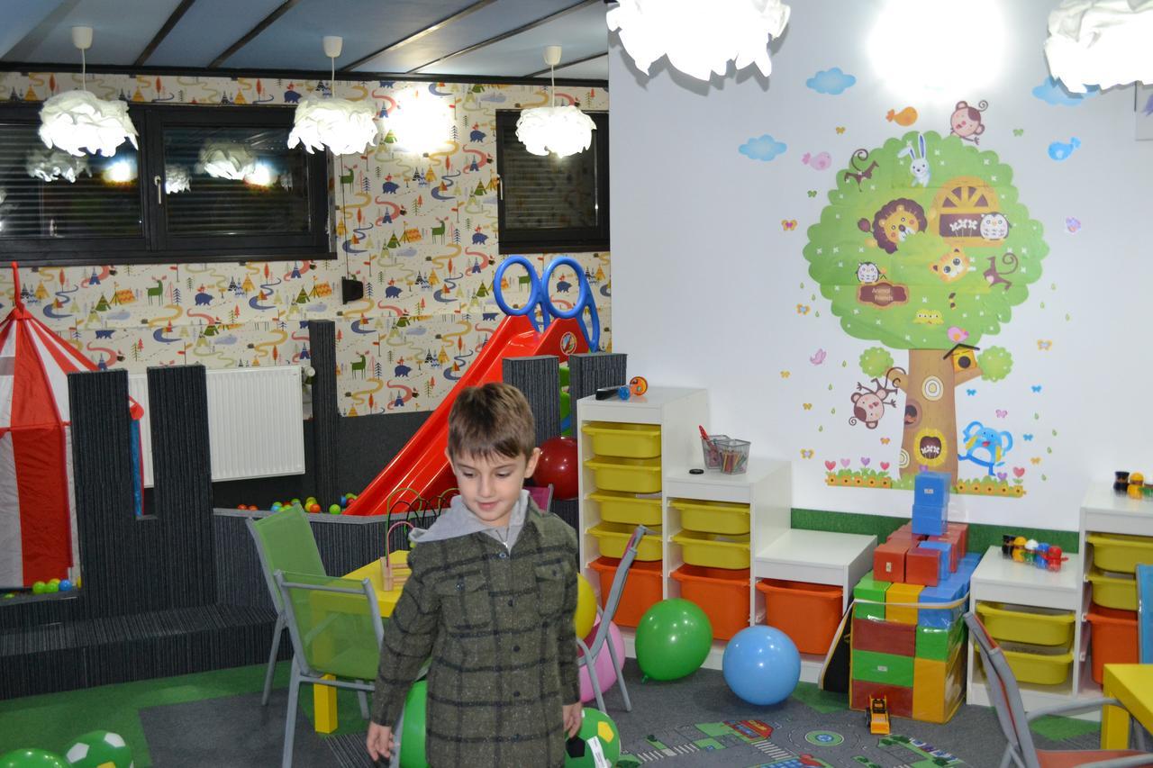 Drumu Carului Hotel Hillden Lodge&Restaurant מראה חיצוני תמונה