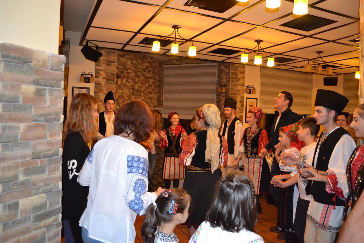 Drumu Carului Hotel Hillden Lodge&Restaurant מראה חיצוני תמונה